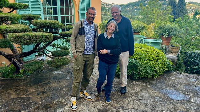 Das Paradies in der Ferne: Karl Ploberger in der Villa Fort France mit Malerin und Eigentümerin Valérie de Courcel und Ehemann Pierre de Courcel