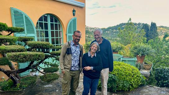 Das Paradies in der Ferne: Karl Ploberger in der Villa Fort France mit Malerin und Eigentümerin Valérie de Courcel und Ehemann Pierre de Courcel