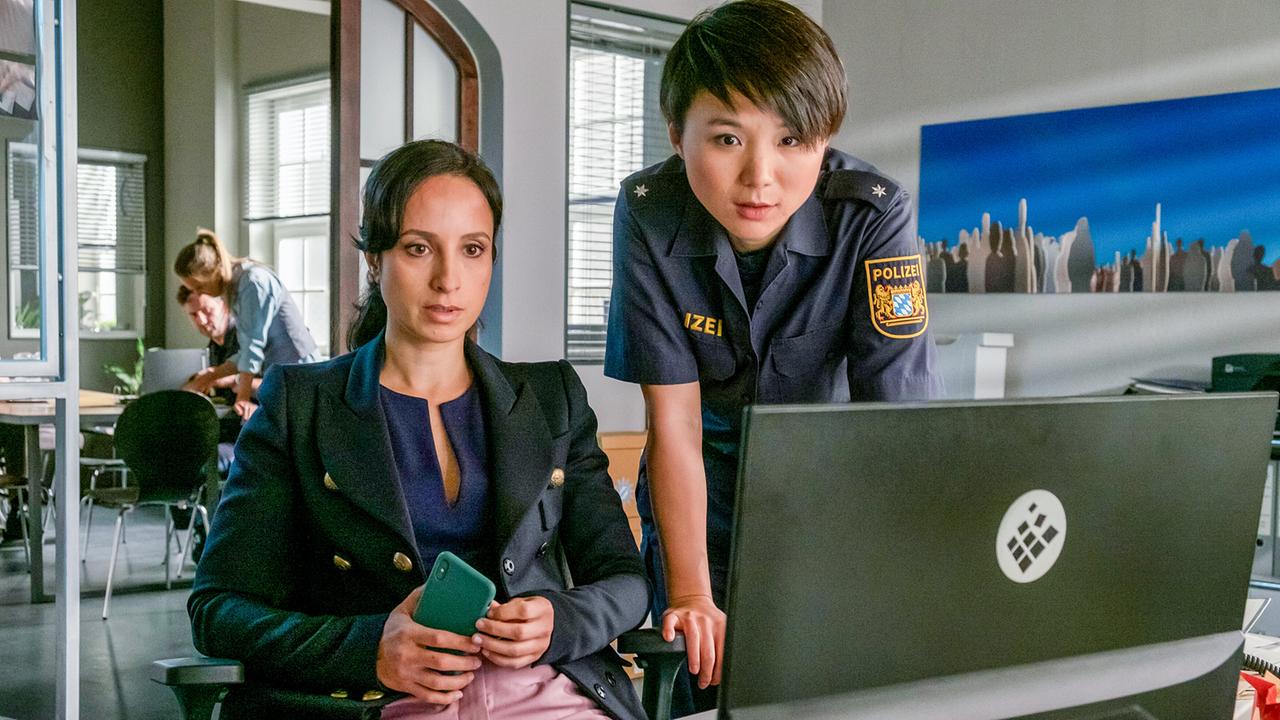 Annabell Lorenz und Julia Lulu Zhao finden etwas Schockierendes heraus.