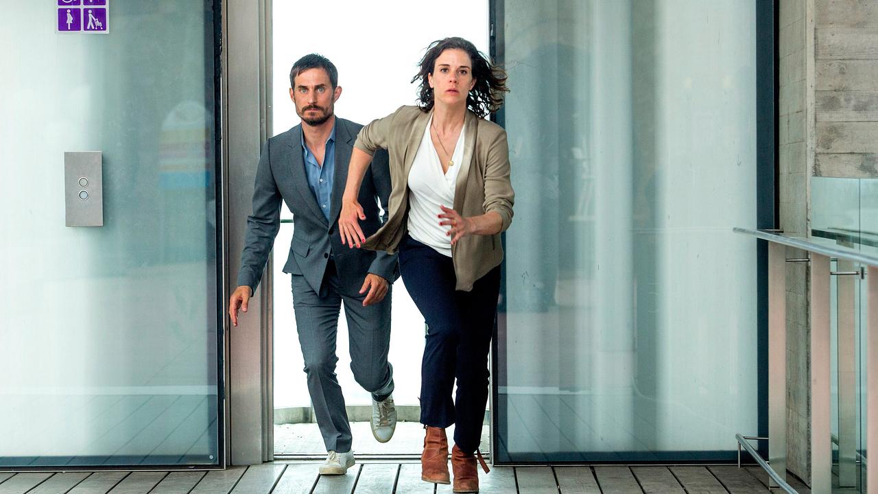 © ORF/Beta Film/Degeto/Dreamtool Entertainment Kommissar Xavi Bonet und Partnerin Fina Valent tun alles, um eine Zeugin retten.