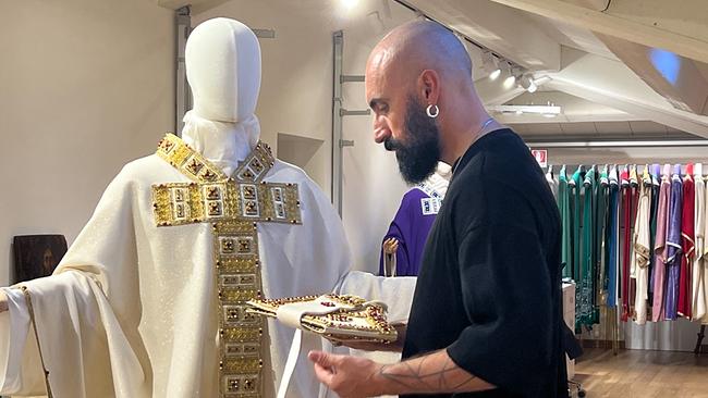 Der Schneider des Papstes: Filippo Sorcinelli mit sakralem Gewand