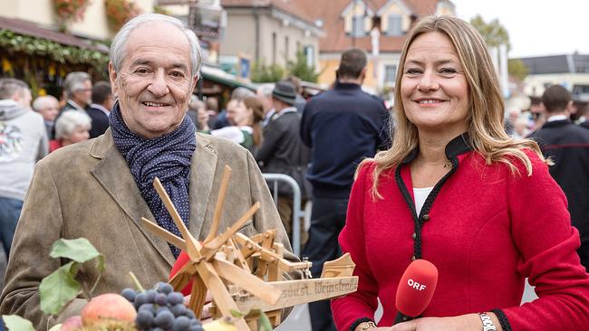 Der Südsteirische Winzerzug Der Südsteirische Winzerzug aus Gamlitz: Die Moderator/innen Reinhart Grundner und Sigrid Maurer