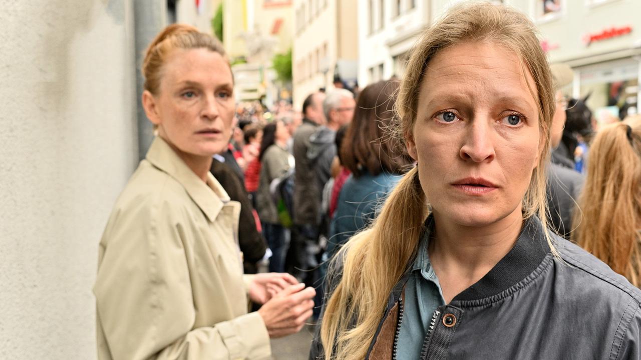 "Die Toten vom Bodensee: Der Blutritt": Katja Lechthaler (Gisela Begele), Stefanie von Poser (Marlene Stöhr)