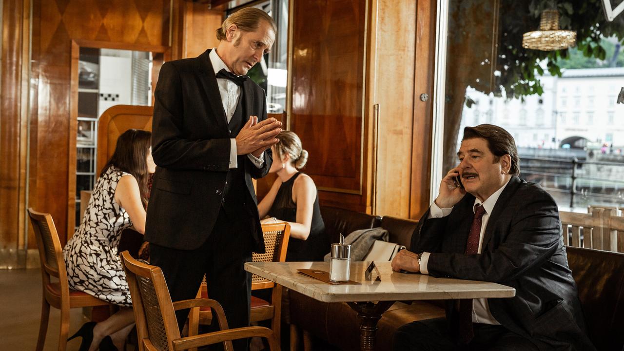 "Die Toten von Salzburg: Wolf im Schafspelz": Helmut Bohatsch (Herr Wolfgang), Erwin Steinhauer (Alfon Seywald)