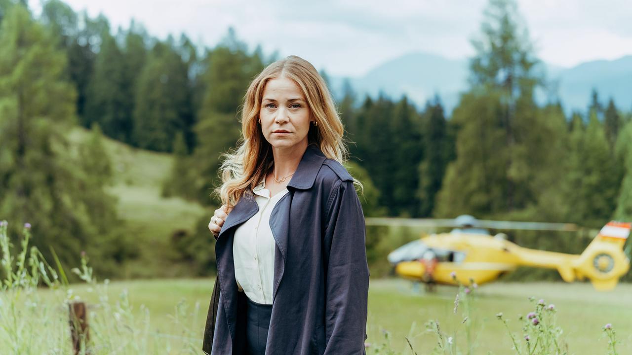 © ORF/ZDF/Sabine Finger Claudia Eder sorgt sich um ihre verschwundene Tochter.