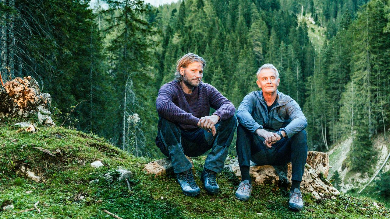 Das Zelten mit ihren pubertierenden Kindern haben sich Markus Kofler und Michael Dörfler anders vorgestellt.