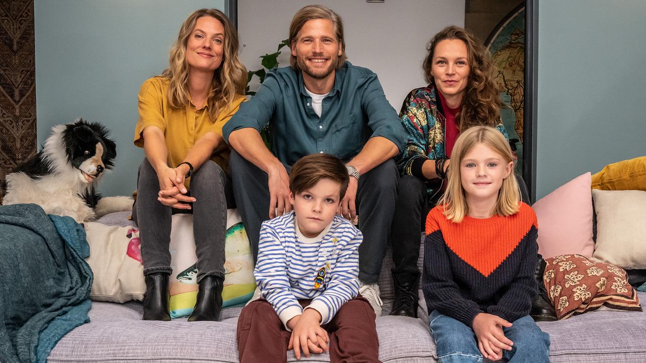 © ORF/ARD Degeto Film/Wolfgang Ennenbach Eine ungewöhnliche Patchwork-Familie: Eva, Mads und René mit Kindern Oscar und Lola.
