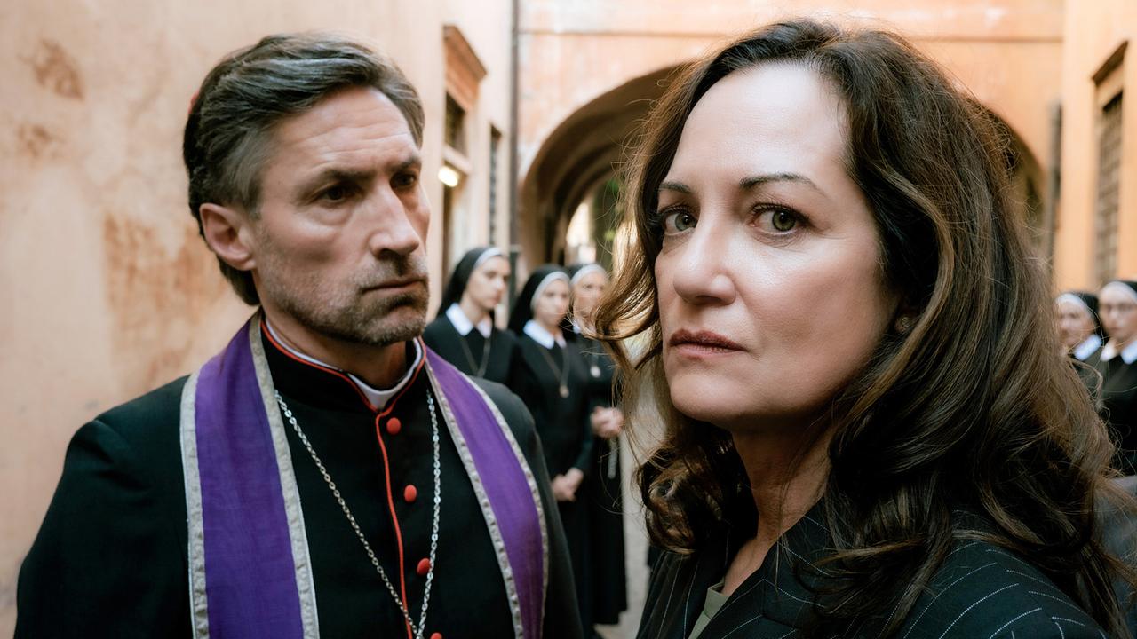 © ORF/ARD/UFA Fiction/Roland Suso Richter Die Diplomatin - Tod einer Nonne
