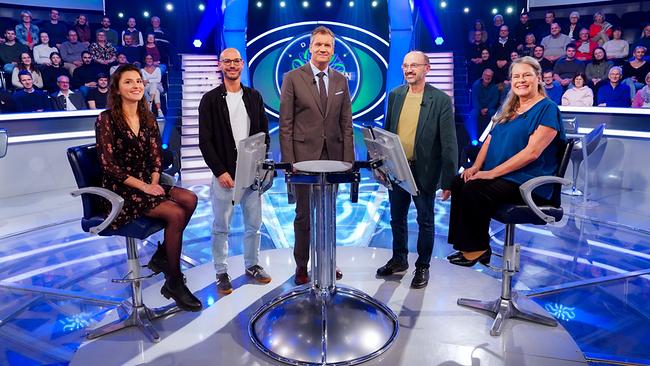 "Die Millionenshow" am 24.2.2025: Lena Schneiderbauer ( Wien), Stefan Breuss ( Dornbirn in Vorarlberg), Armin Assinger, Hans Wittmann (Wien), Petra Straface (Salzburg)