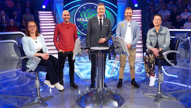 Die Millionenshow: Petra Kotzbeck (Graz), Peter Kohls (Sankt Margareten im Rosental in Kärnten), Armin Assinger, Sebastian Pleschko (Wien), Vera Fahrnberger (Wien)