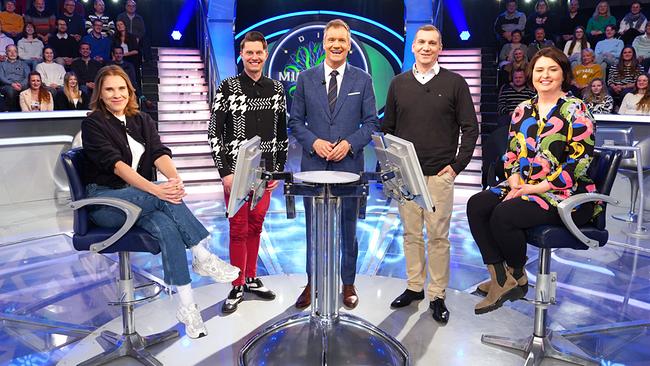 Die Millionenshow: Silvia Michelitsch (Wien), Markus Hänsel (Klagenfurt), Armin Assinger, Josef Eigenstuhler (Abersee in Salzburg), Jenny Dünser (Bregenz)
