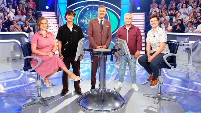 Die Millionenshow: Giulia Lemke (Innsbruck), Leon Levi Spiegel (Wien), Armin Assinger, Thomas Reisinger (Wien), Katharina Stern (Graz)