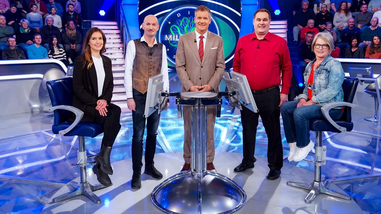 "Die Millionenshow" am 3.2.2025: Katharina Kienreich (Maria Enzersdorf in Niederösterreich), Martin Kohlmayer (Wien), Marianne Dösinger (Leoben in der Steiermark), Alfred Zehetner (Mattighofen in Oberösterreich)