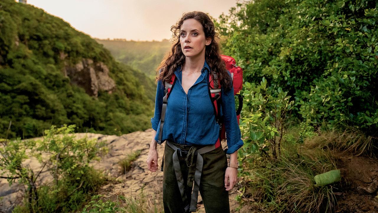 Inselärztin Dr. Filipa Wagner auf dem Weg zu einem Patienten.