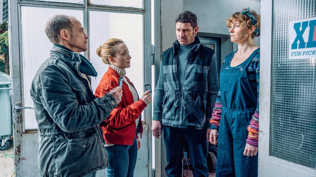 "Die Toten vom Bodensee – Die Medusa": Matthias Koeberlin (Micha Oberländer), Alina Fritsch (Luisa Hoffmann), Andreas Kiendl (Andy Löffler), Helene Stupnicki (Ronja Löffler)