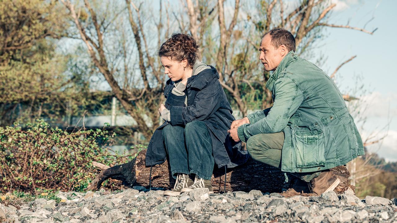 "Die Toten vom Bodensee – Das Geisterschiff": Alice Prosser (Lenka Bergdorf), Matthias Koeberlin (Micha Oberländer)