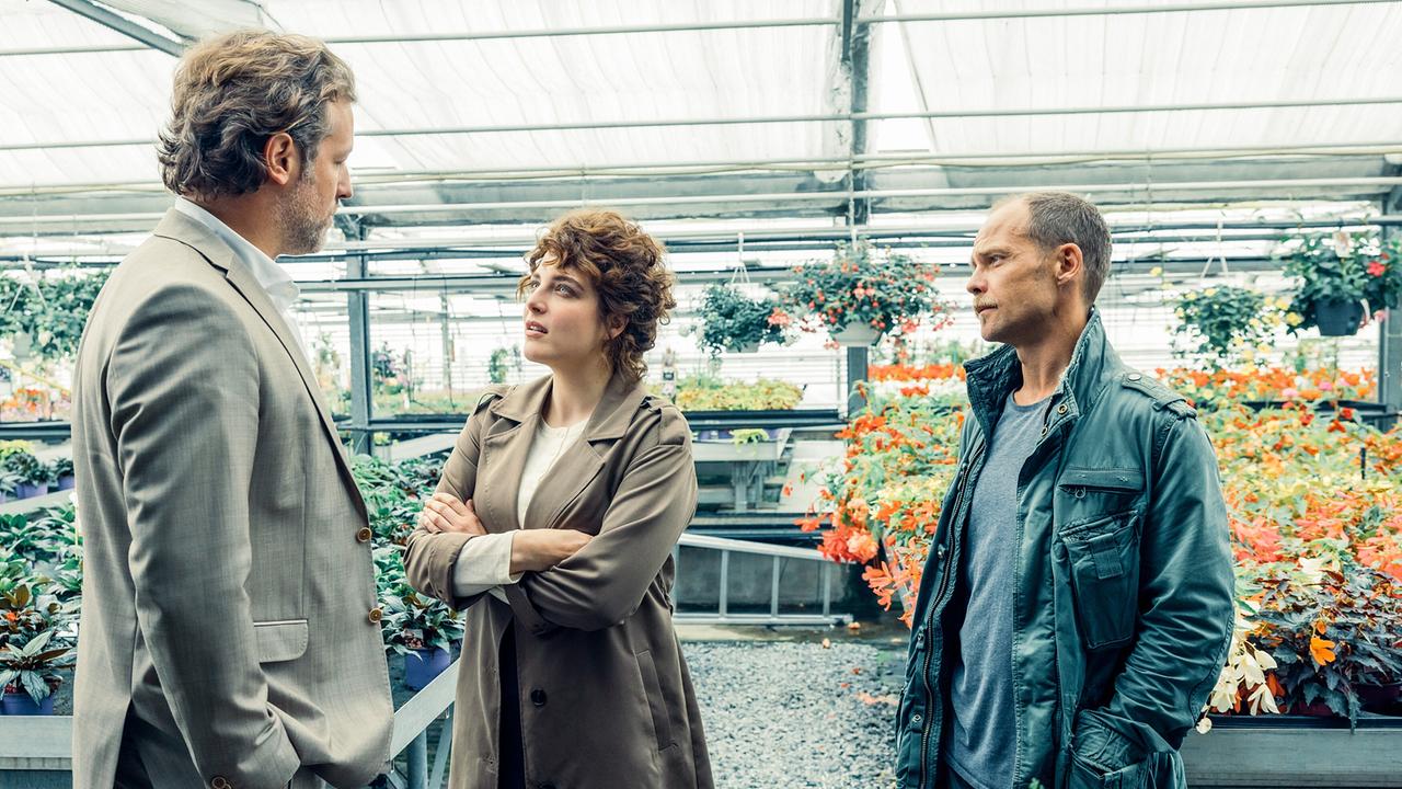 "Die Toten vom Bodensee – Der Wunschbaum": Julian Looman (Stefan Prixner), Anna Werner Friedmann (Mara Eisler), Matthias Koeberlin (Micha Oberländer)