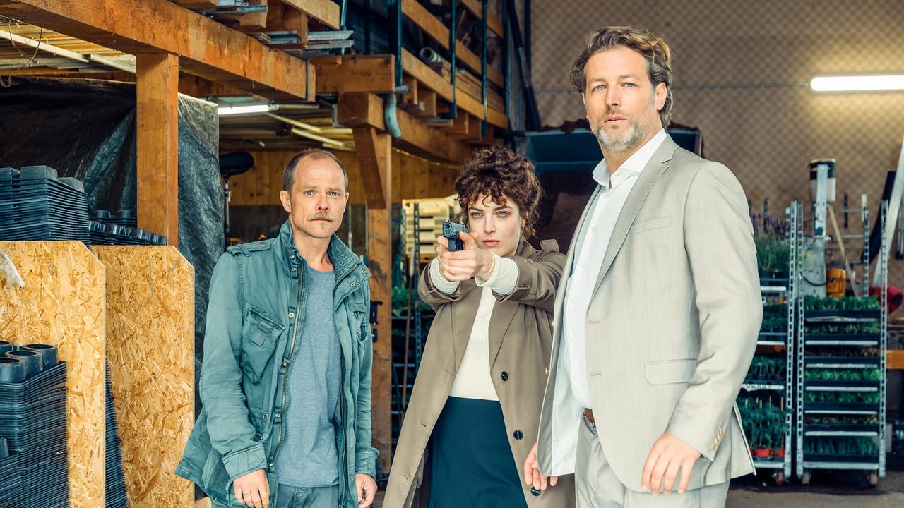 "Die Toten vom Bodensee – Der Wunschbaum": Matthias Koeberlin (Micha Oberländer), Anna Werner Friedmann (Mara Eisler), Julian Looman (Stefan Prixner)