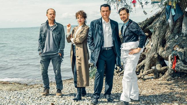 "Die Toten vom Bodensee – Der Wunschbaum": Matthias Koeberlin (Micha Oberländer), Anna Werner Friedmann (Mara Eisler), Hary Prinz (Thomas Komlatschek), Stefan Pohl (Thomas Egger)