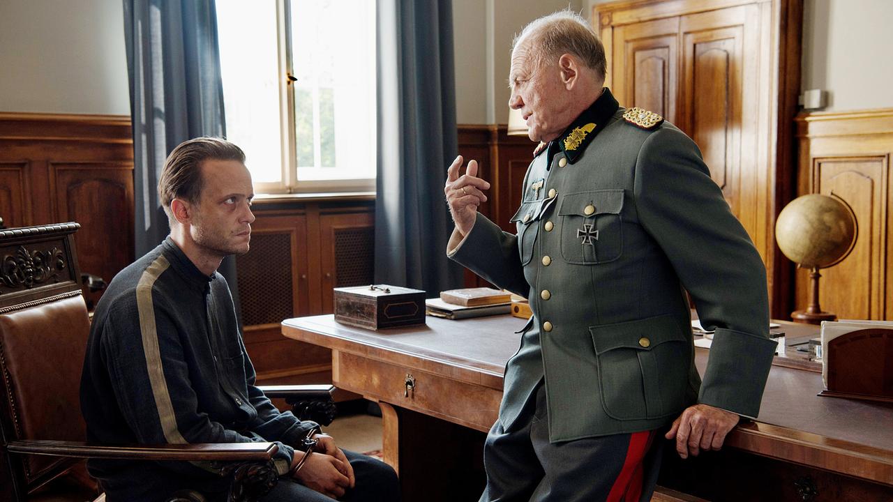 Ein verborgenes Leben: August Diehl (Franz Jägerstätter), Bruno Ganz (Richter Lueben)