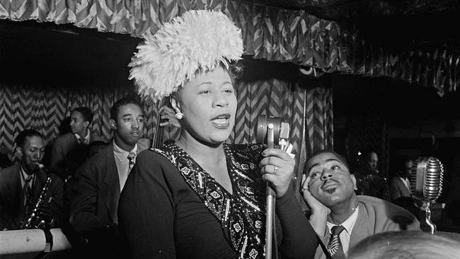 Ella Fitzgerald mit Dizzy, im Downbeat Cafe in New York