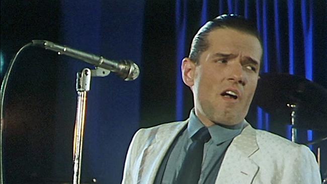 © ORF/Cinecoop-Film Gepflegte Arroganz, akkurat gegelt: Falcos ironisches Spiel mit seiner Bühnen-Persona