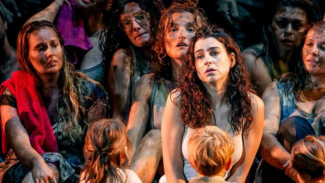 © ORF/Roman Zach-Kiesling Georges Bizet - Carmen - Asmik Grigorian mit Ensemble