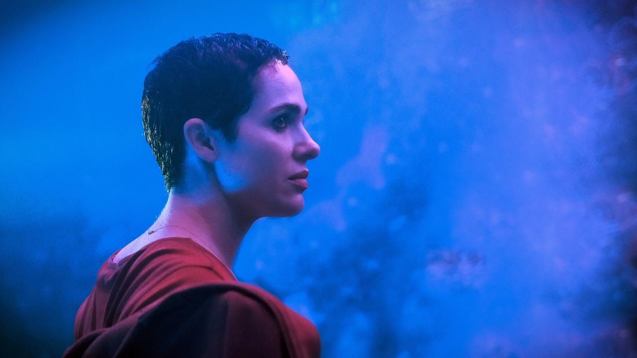 "Gesicht der Erinnerung": Verena Altenberger (Christina Wolffhardt) in einem Nachtlokal