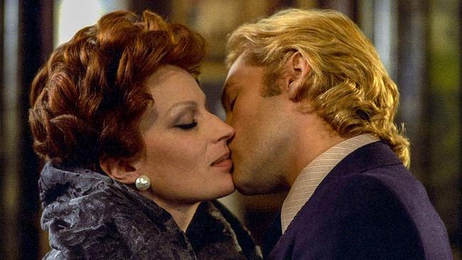 © ORF/Donau Film Im Bild: Silvana Mangano (Marchesa Bianca Brumonti), Helmut Berger (Konrad Hübel).