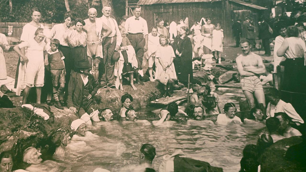 "G’sunder Sommer in Österreich: Die Kraft der Natur": In Bad Schallerbach sprudeln seit den 1920er-Jahren Heilende Schwefel-Quellen.