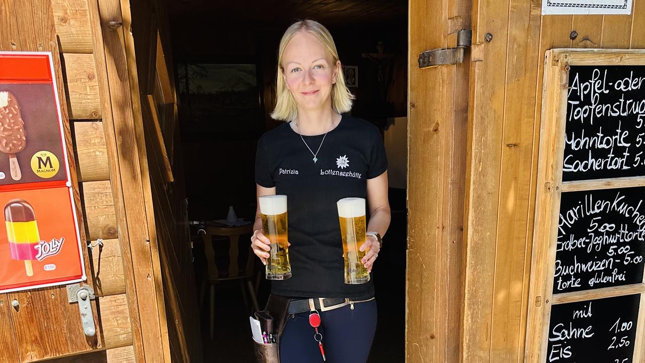 "G’sunder Sommer in Österreich: Die Kraft der Bewegung": Hüttenwirtin Patrizia Kluckner – war mit 21 an Brustkrebs erkrankt und hat ihn – auch dank konsequenter Bewegungseinheiten in den malerischen Tiroler Bergen – besiegt.