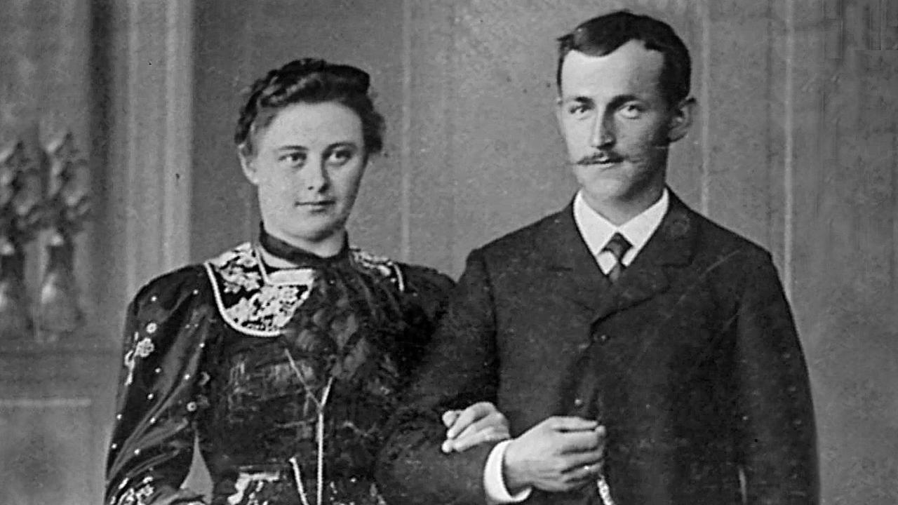 © ORF/SOS Kinderdorf Schwarz-Weiß-Foto von Hermann Gmeiners Eltern