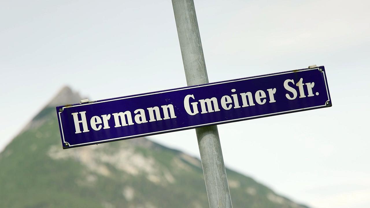 © ORF Ein Straßenschild mit der Aufschrift „Hermann Gmeiner Str.“ in Imst