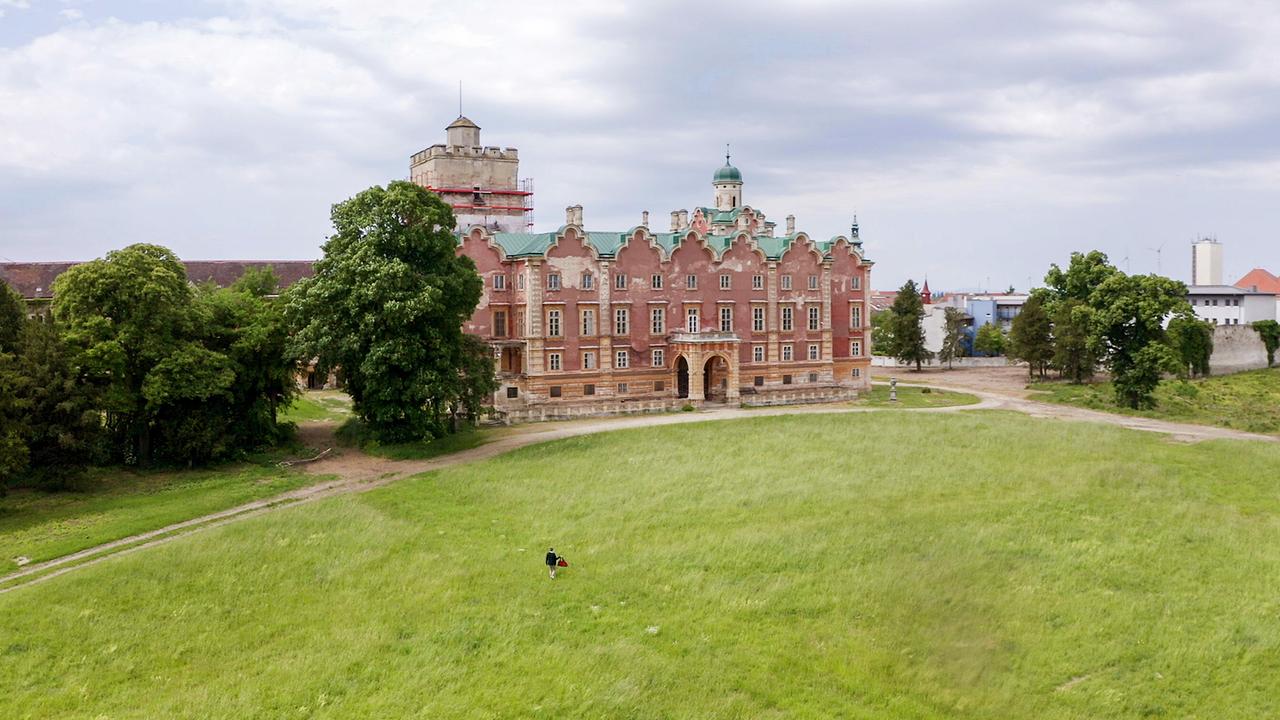 "Herrschaftszeiten! Bei Familie Harrach auf Schloss Prugg": Schloss Prugg