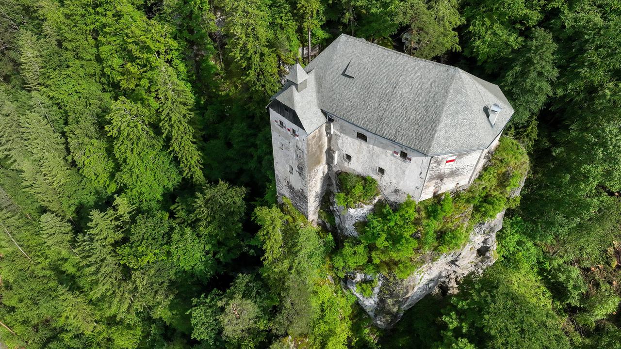 "Herrschaftszeiten! Bei Fam. Orsini-Rosenberg auf Schloss Stein": Schloss Stein
