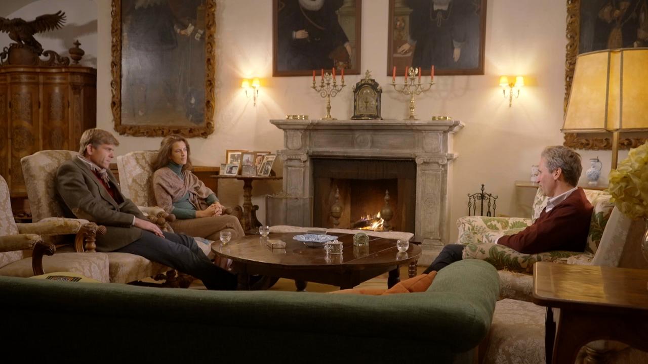 "Herrschaftszeiten! - Johann-Philipps Schlossbesuche: Bei Familie Clam-Martinic auf Burg Clam": Carl-Philip Clam-Martinic, Stephanie Clam-Martinic, Johann-Philipp Spiegelfeld