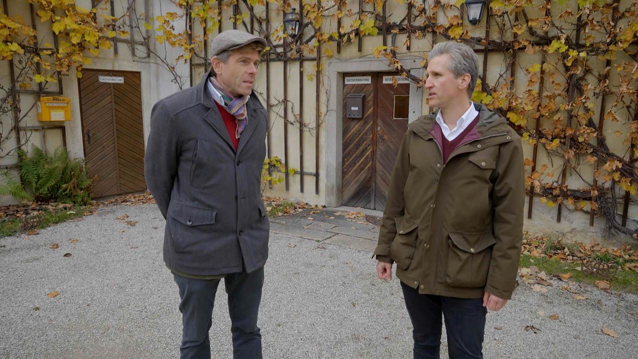 © ORF/Interspot Film "Herrschaftszeiten! - Johann-Philipps Schlossbesuche: Bei Familie Clam-Martinic auf Burg Clam": Johann-Philipp Spiegelfeld und Carl-Philip Clam-Martinic