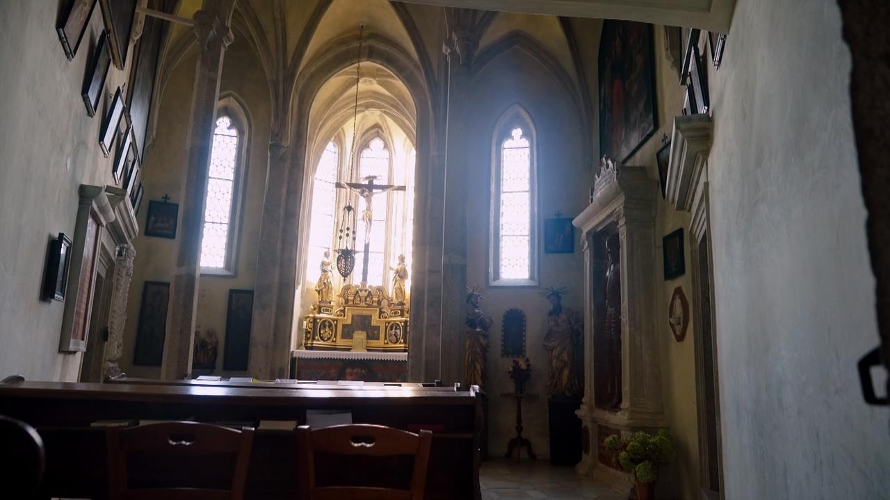 "Herrschaftszeiten! - Johann-Philipps Schlossbesuche: Bei Familie Clam-Martinic auf Burg Clam": Kapelle der Burg Clam