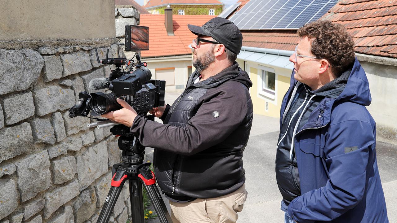 "Herrschaftszeiten! Bei Familie Geymüller auf Schloss Hollenburg": Matthias Bruckmüller (Kamera), Carlo Hofmann (Kamera)