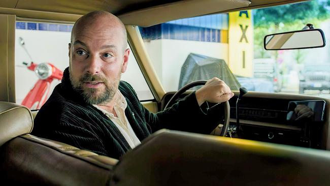 "Himmel, Herrgott, Sakrament – Nacht der Entscheidung": Hans Reiser (Stephan Zinner) fährt Taxi.