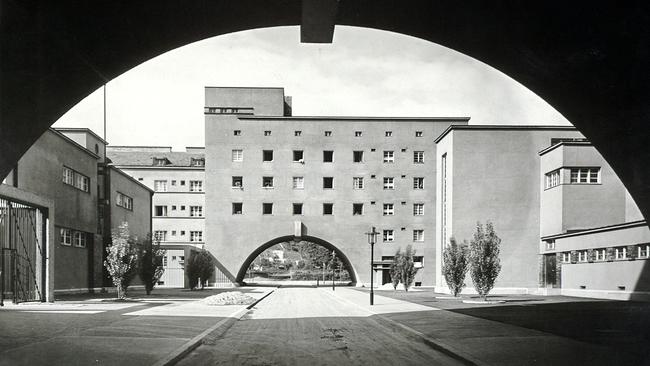 "Jahrzehnte in Rot Weiß Rot: Die 20er Jahre – Aufbruch in die neue Zeit": Gemeindebau in Wien