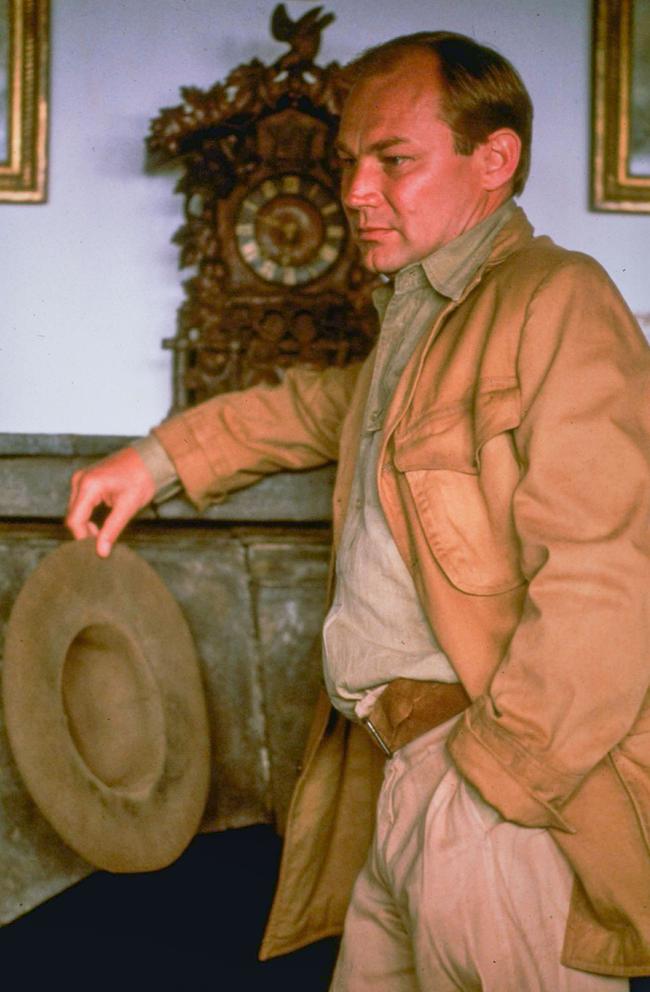 Klaus Maria Brandauer (Baron Bror Blixen)