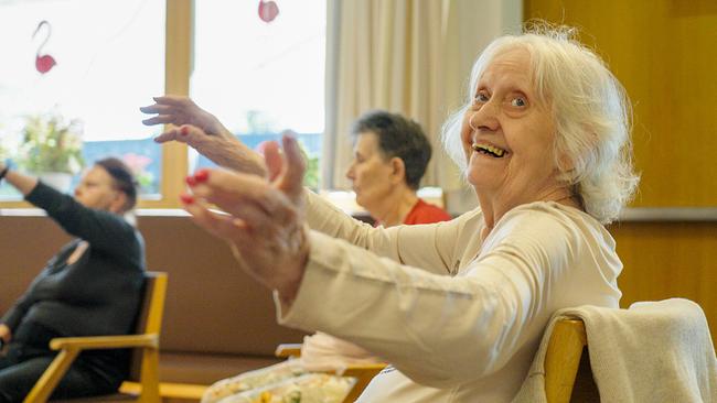 © ORF/Good Media Solutions Heimbewohnerin der Pflege Liesing bei "Tanzen mit Demenz"