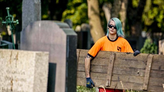 Leben für den Tod - Menschen am Zentralfriedhof