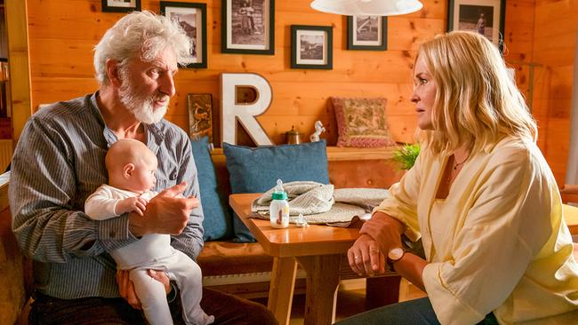 Ansgar Lenz beichtet Lena Lorenz sein Geheimnis.