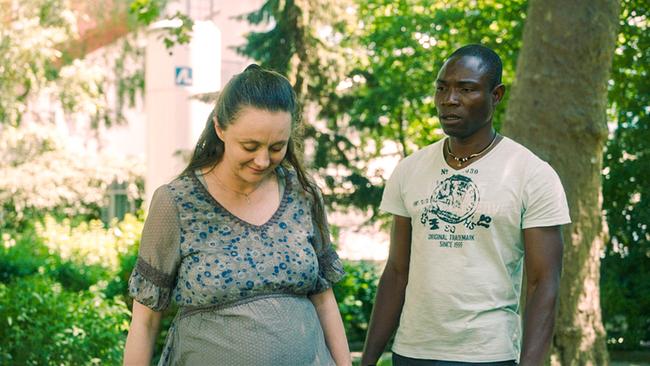 © ORF/Wega Film Liebe möglicherweise: Gerti Drassl (Mutter), Francis Okpata (Mamadou)