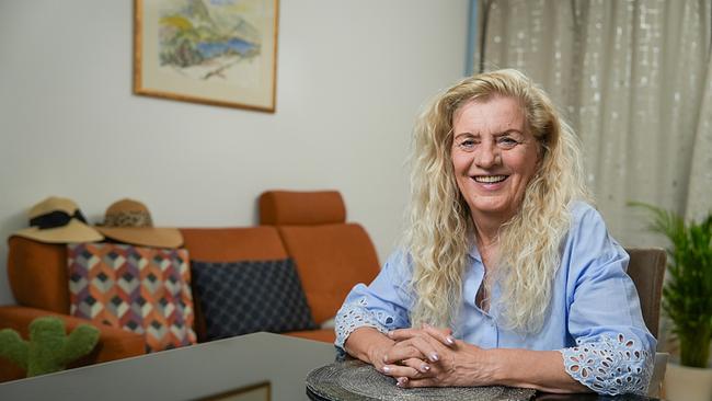 Liebesg'schichten und Heiratssachen - Jenny, 65, Büroangestellte i.R., Salzburg