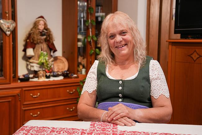 © ORF/Talk TV/Wout Kichler Liebesg'schichten und Heiratssachen_Roswitha, 60, Altenpflegerin aus der Steiermark