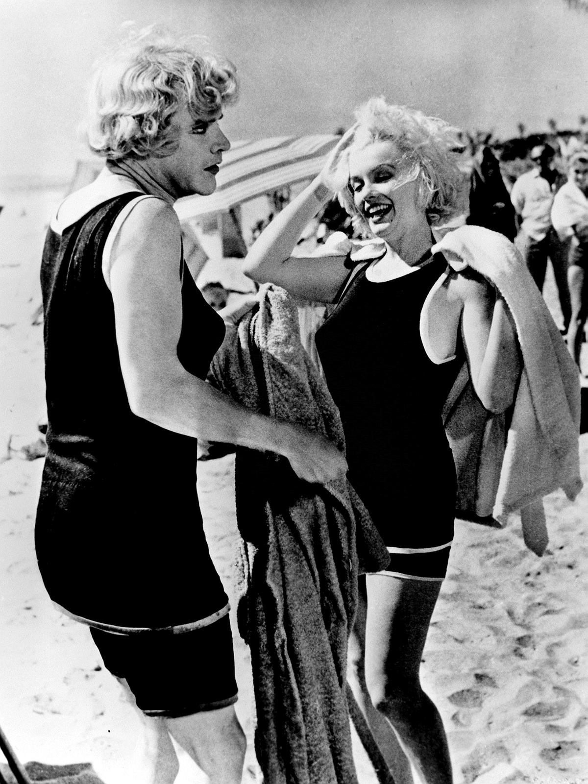 Im Bild: Jack Lemmon (Jerry), Marilyn Monroe (Sugar)