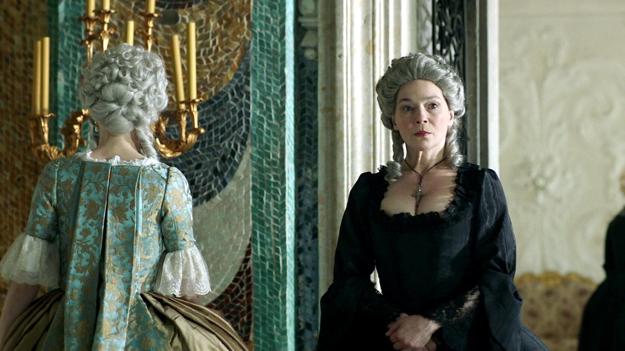 Maria Theresia (2): Julia Stemberger (Maria Karolina von Fuchs-Mollard)